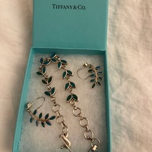 Silver and Malachite stones bracket and darlings